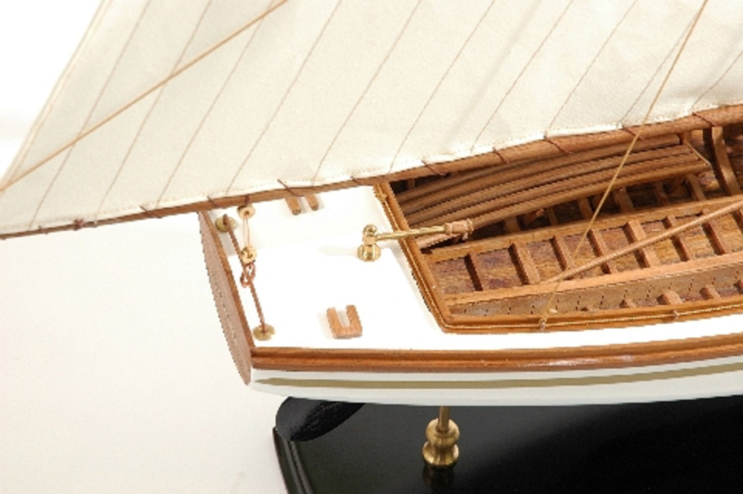 166-8434-Yare-Bure-Model-Yacht-Superior-Range-scaled-1.jpg