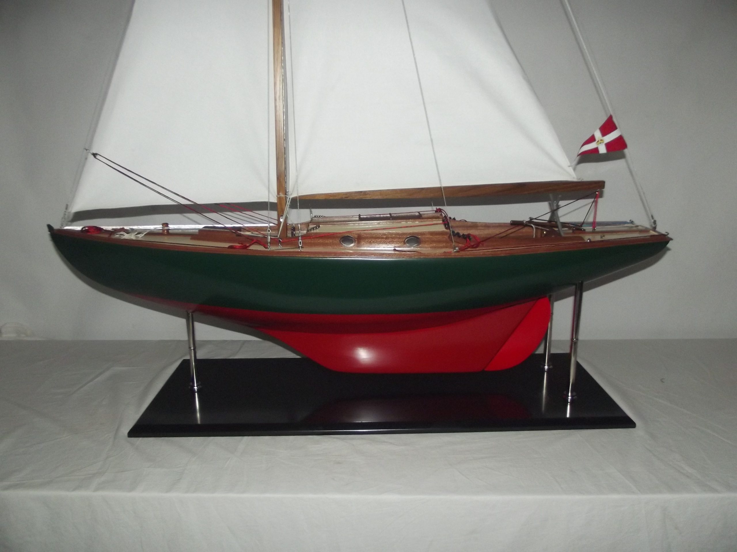 1684-9502-Glen-Class-Sailing-Yacht-scaled-1.jpg