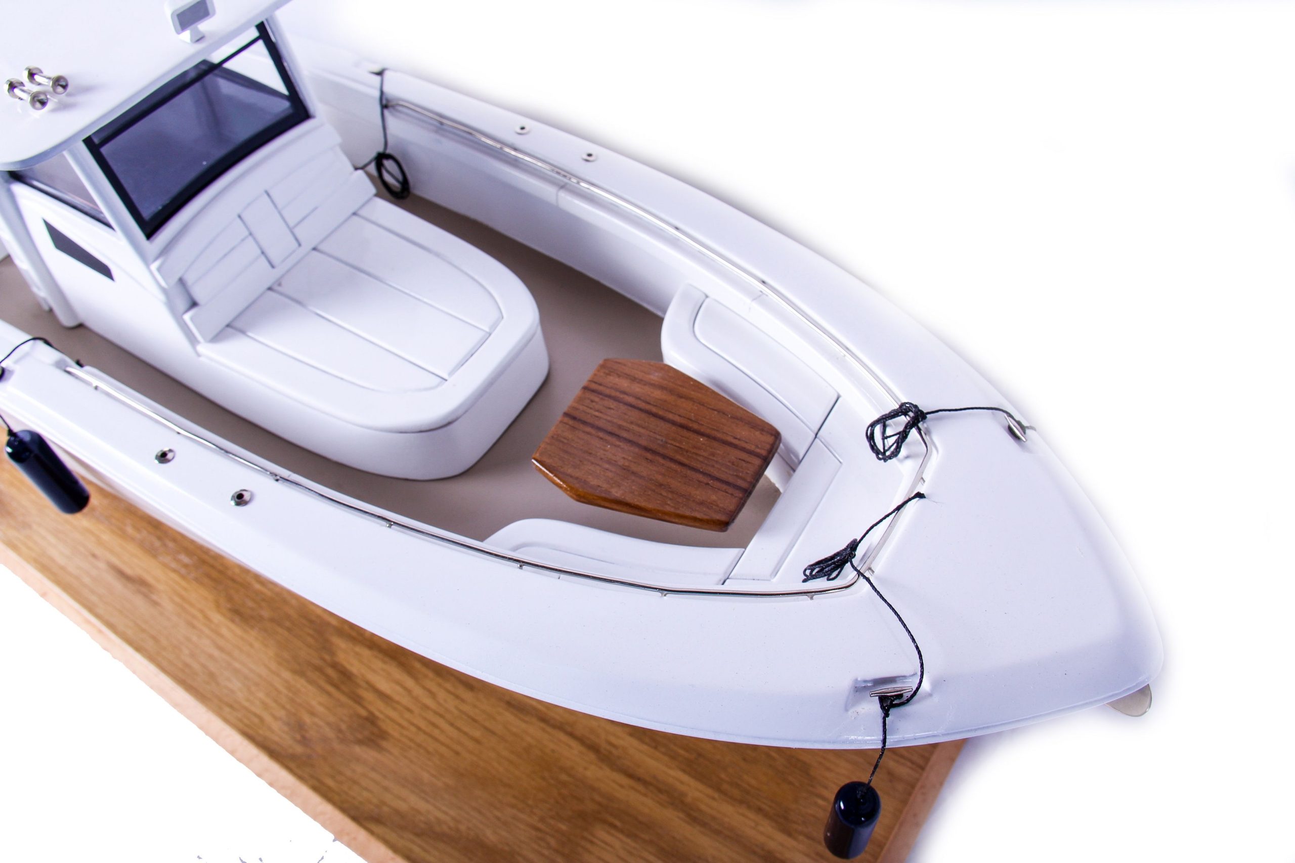 1686-9520-Boston-Whaler-Outrage-370-Model-Boat-scaled-1.jpg