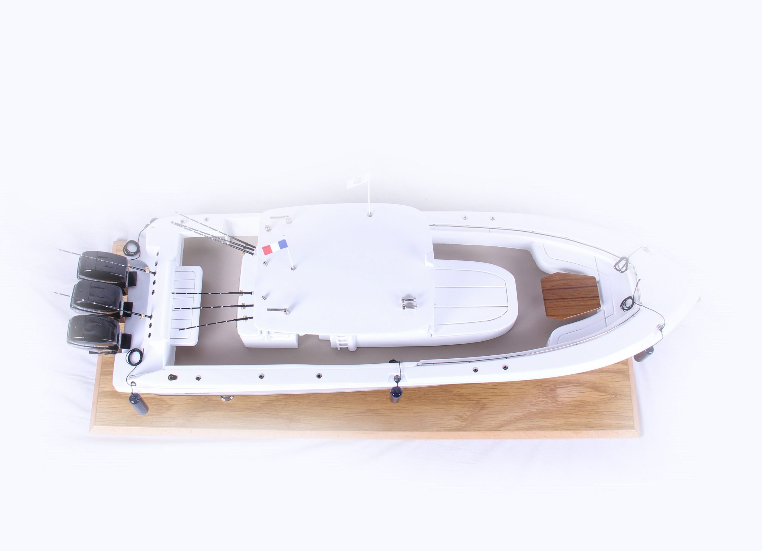 1686-9523-Boston-Whaler-Outrage-370-Model-Boat-scaled-1.jpg