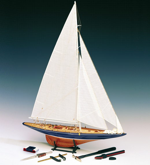 Endeavour Yacht Model Boat Kit - Amati
