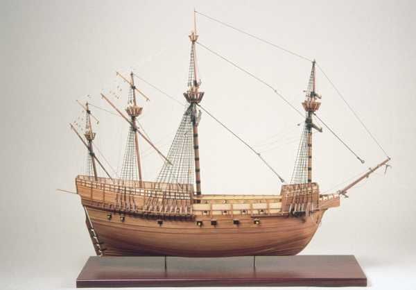 1716-9671-Mary-Rose-Model-Ship-Kit.jpg