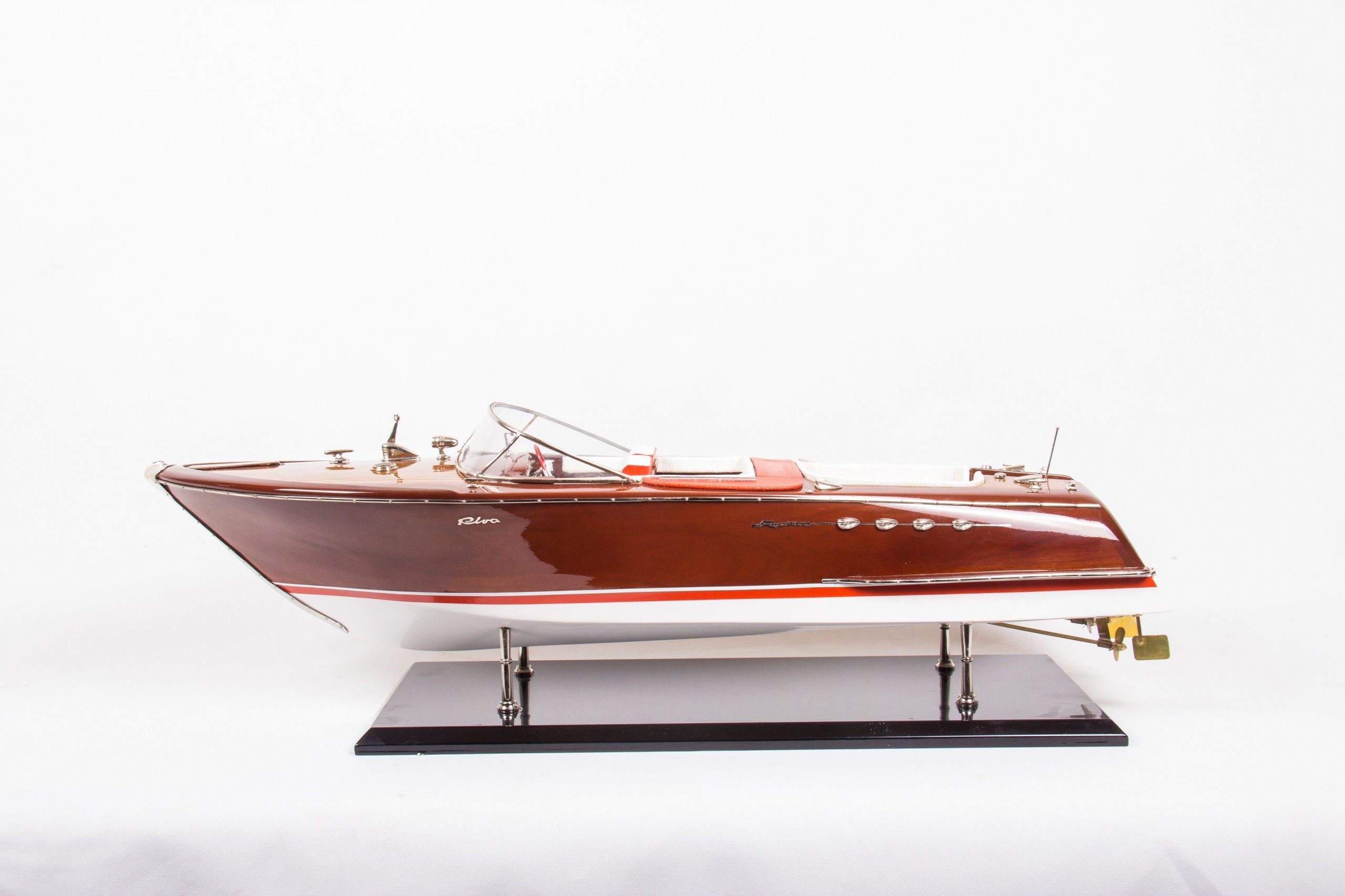 1770-9902-Super-Riva-Aquarama-model-boat-Distrazione-scaled-1.jpg