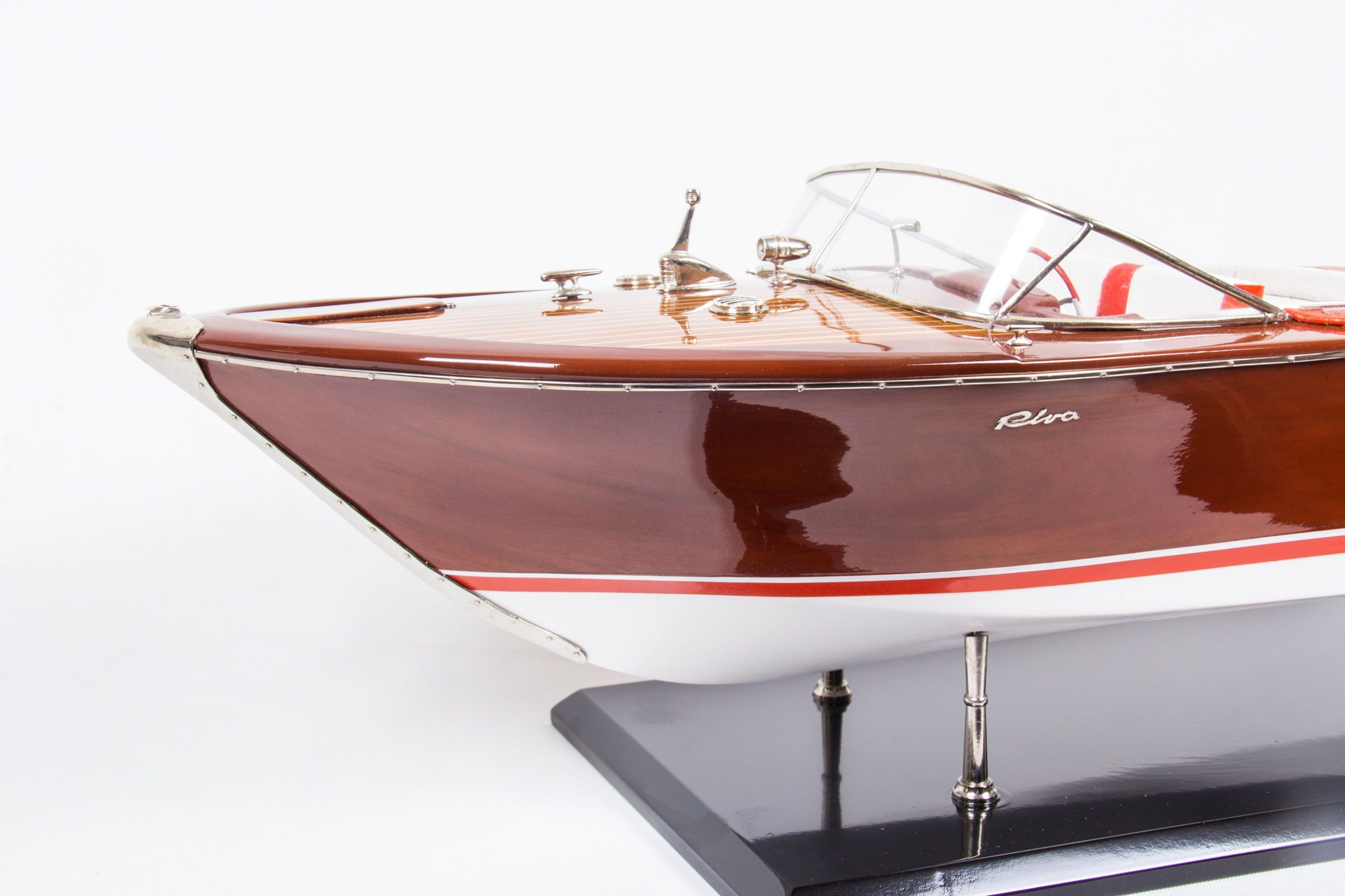 1770-9903-Super-Riva-Aquarama-model-boat-Distrazione-scaled-1.jpg