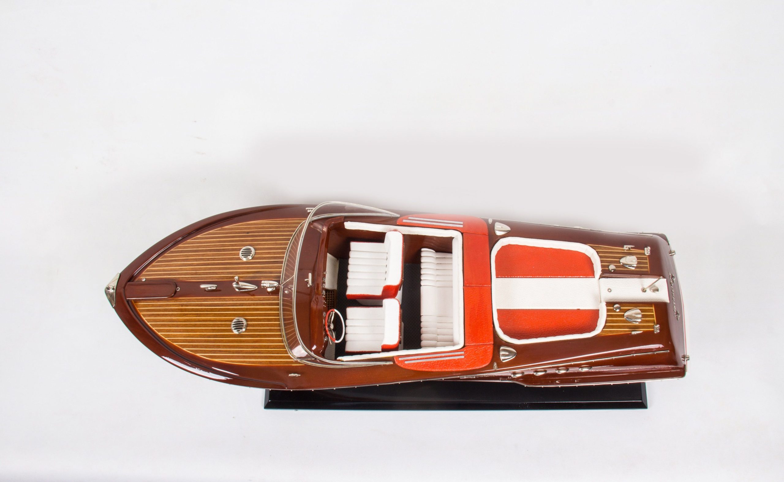 1770-9908-Super-Riva-Aquarama-model-boat-Distrazione-scaled-1.jpg