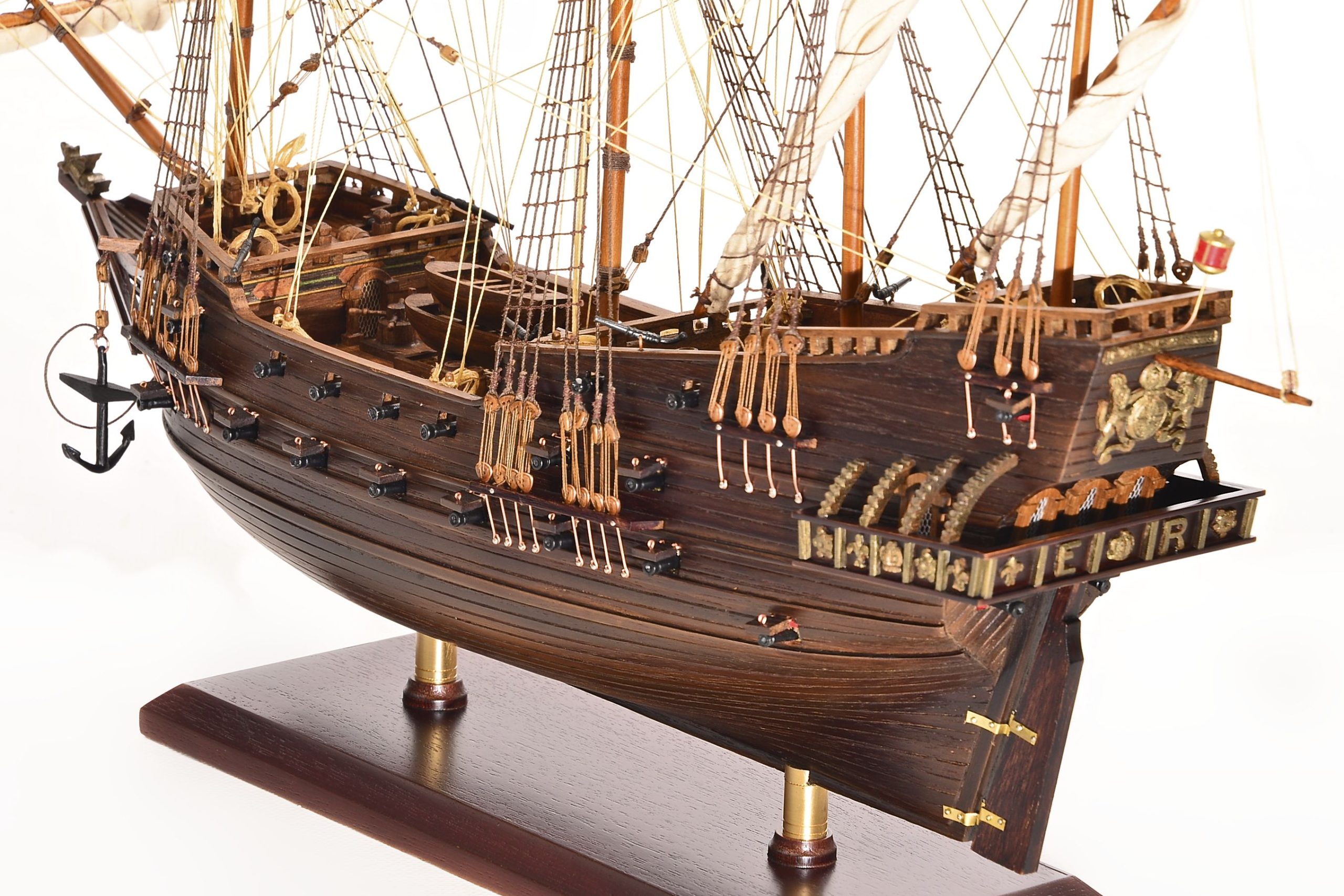 1803-10772-Hms-Revenge-Model-Ship-scaled-1.jpg