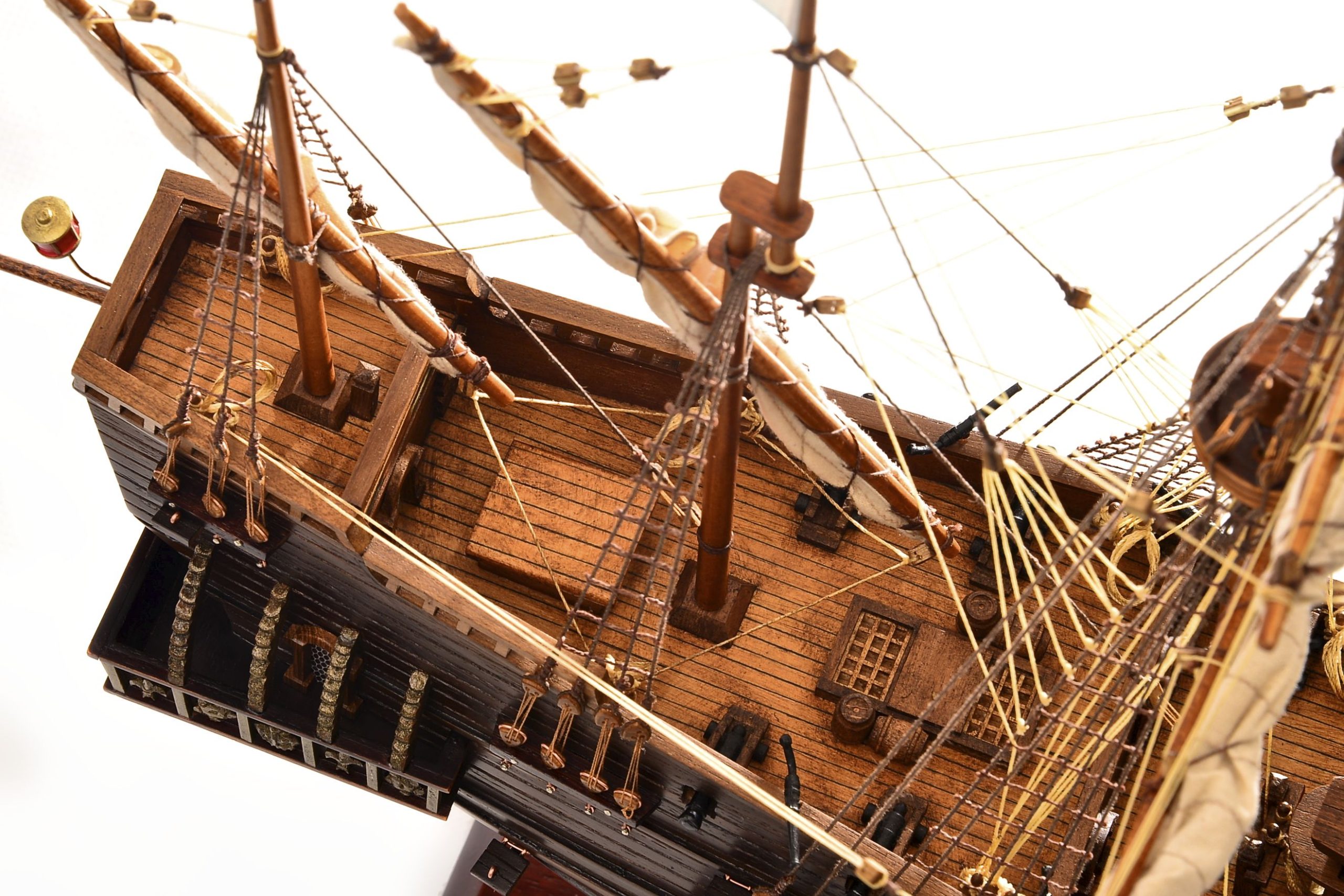 1803-10781-Hms-Revenge-Model-Ship-scaled-1.jpg
