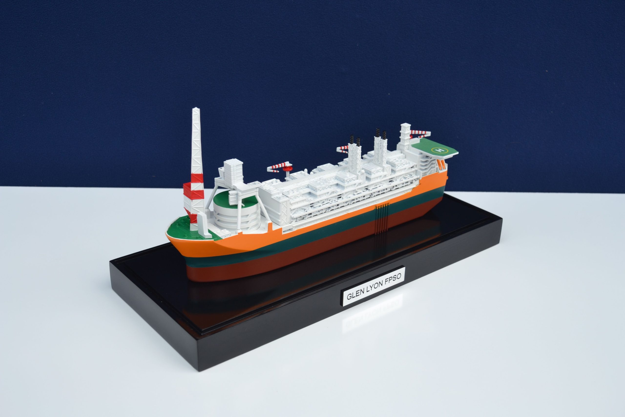 1857-11112-Glen-Lyon-FPSO-Mini-Modele-scaled-1.jpg