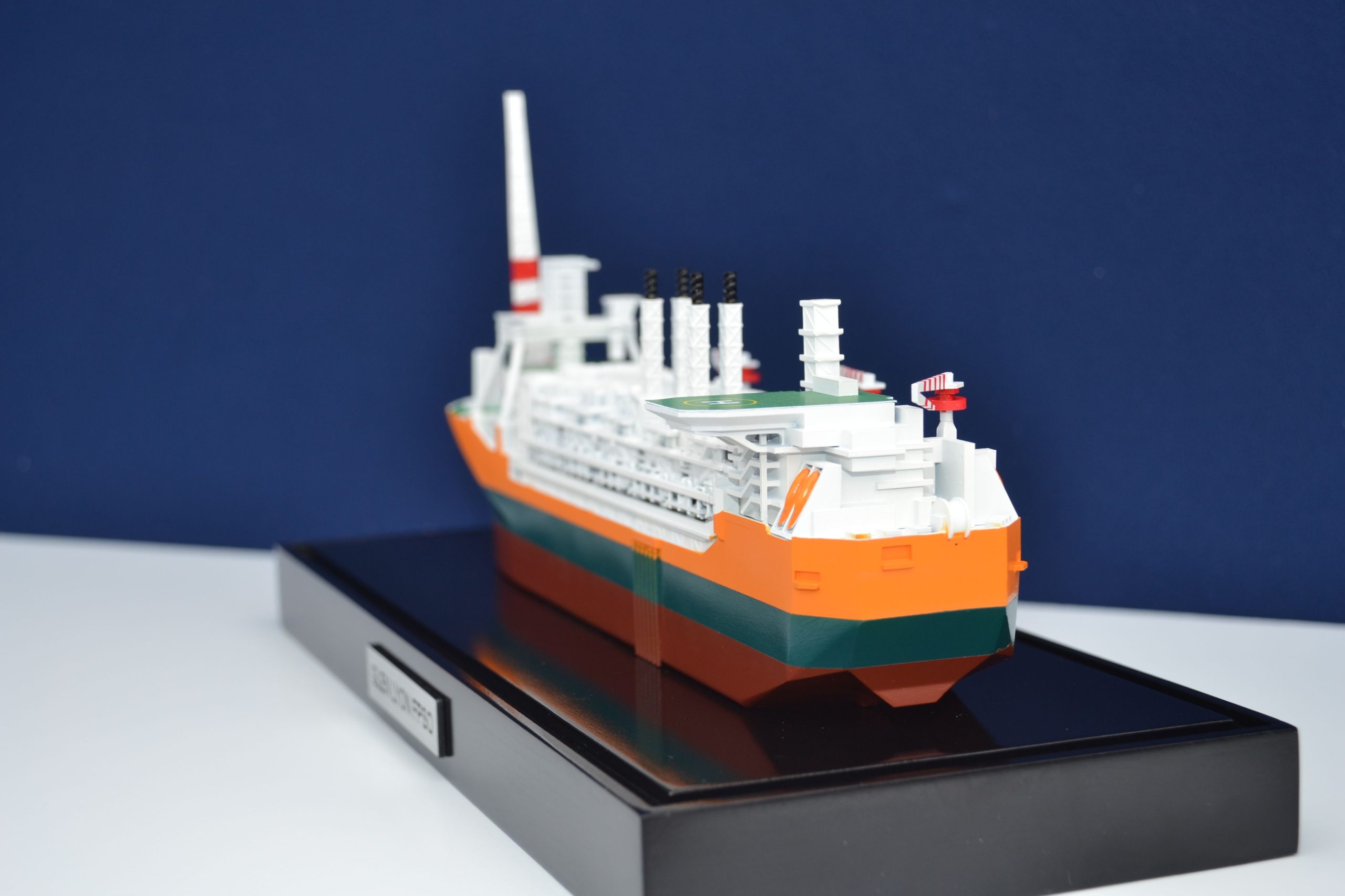 1857-11116-Glen-Lyon-FPSO-Mini-Modele-scaled-1.jpg