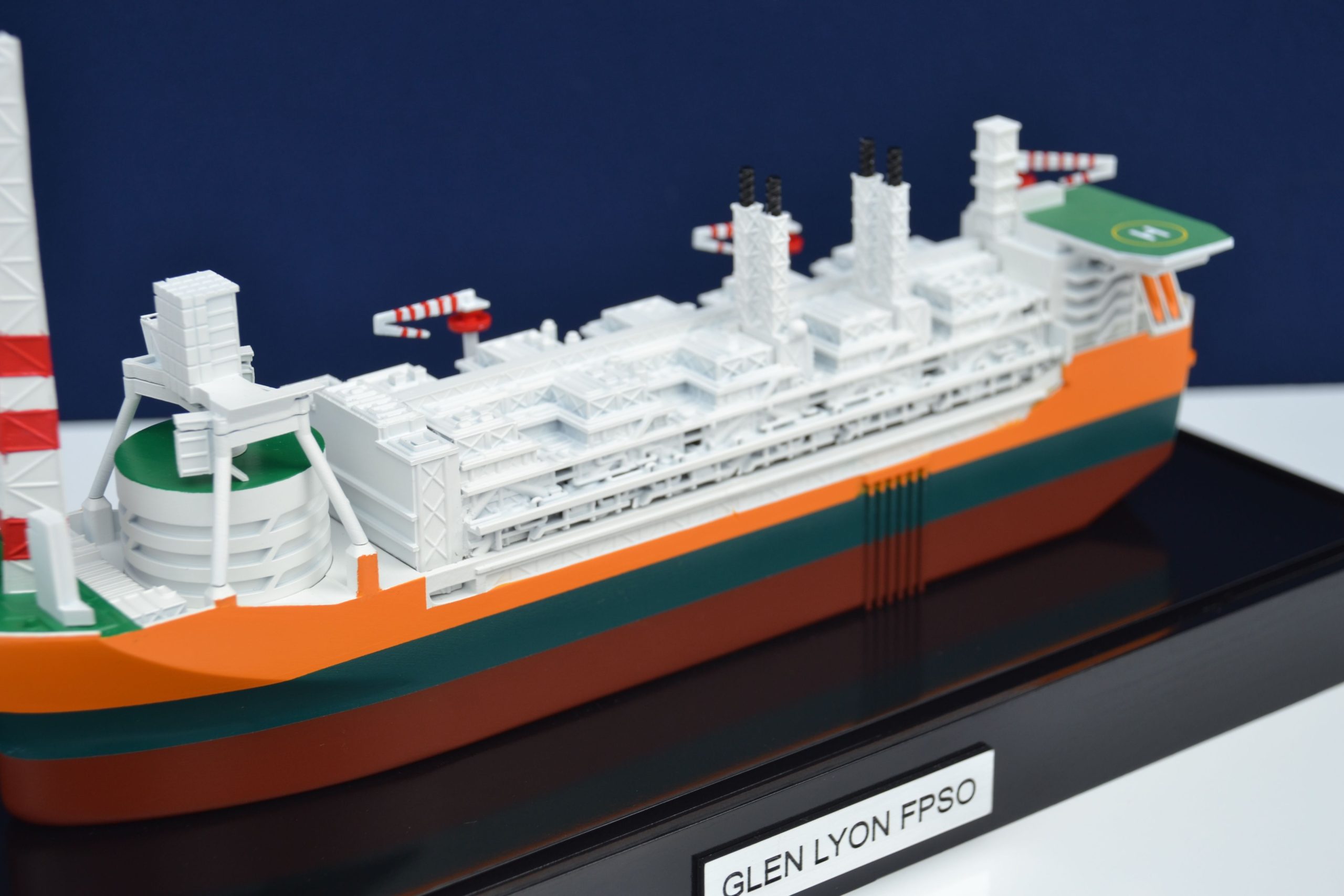 1857-11117-Glen-Lyon-FPSO-Mini-Modele-scaled-1.jpg