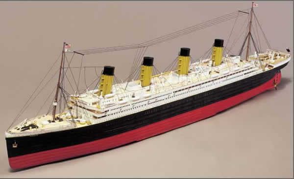 Titanic Complete with Motor Model Boat Kit - Mantua Models