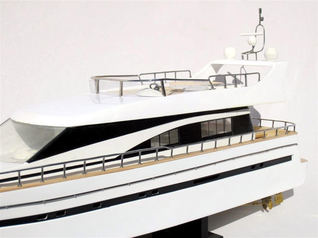 1952-11532-Astondoa-73-model-boat.jpg