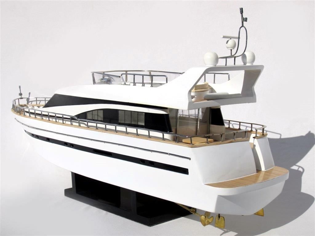 1952-11533-Astondoa-73-model-boat.jpg