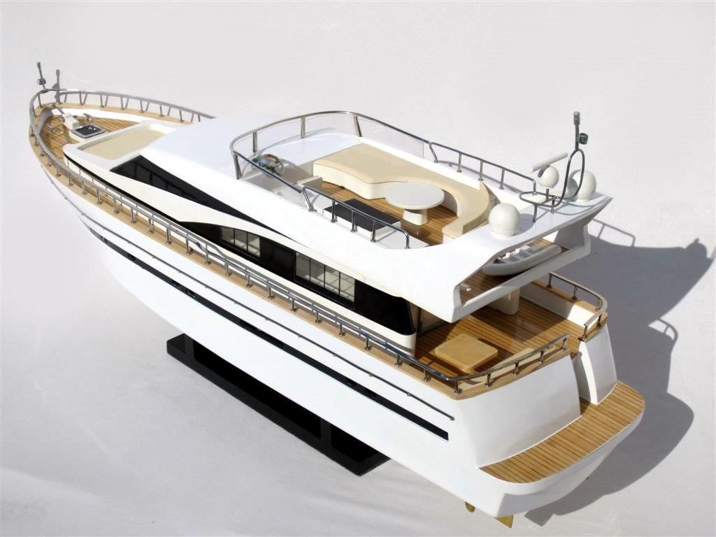1952-11537-Astondoa-73-model-boat.jpg