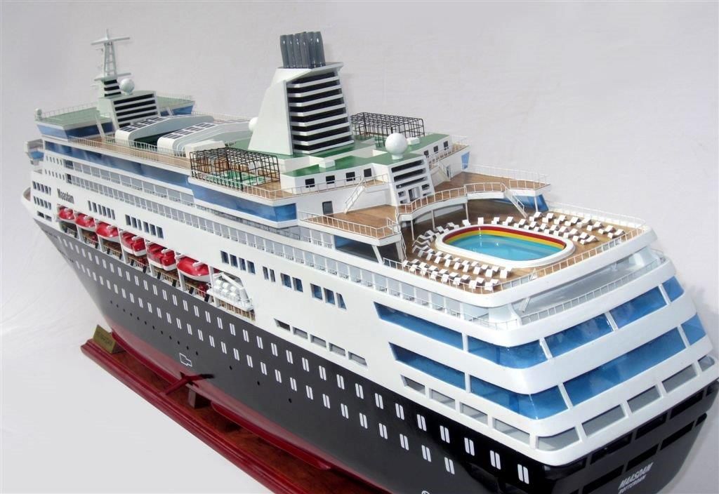 2032-12001-Maasdam.jpg