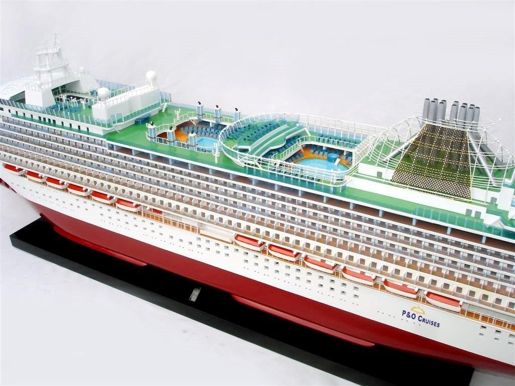 2034-12557-MS-Azura-Model-Boat.jpg