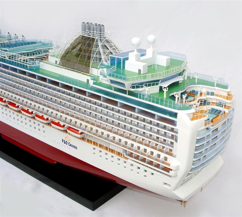 2034-12558-MS-Azura-Model-Boat.jpg