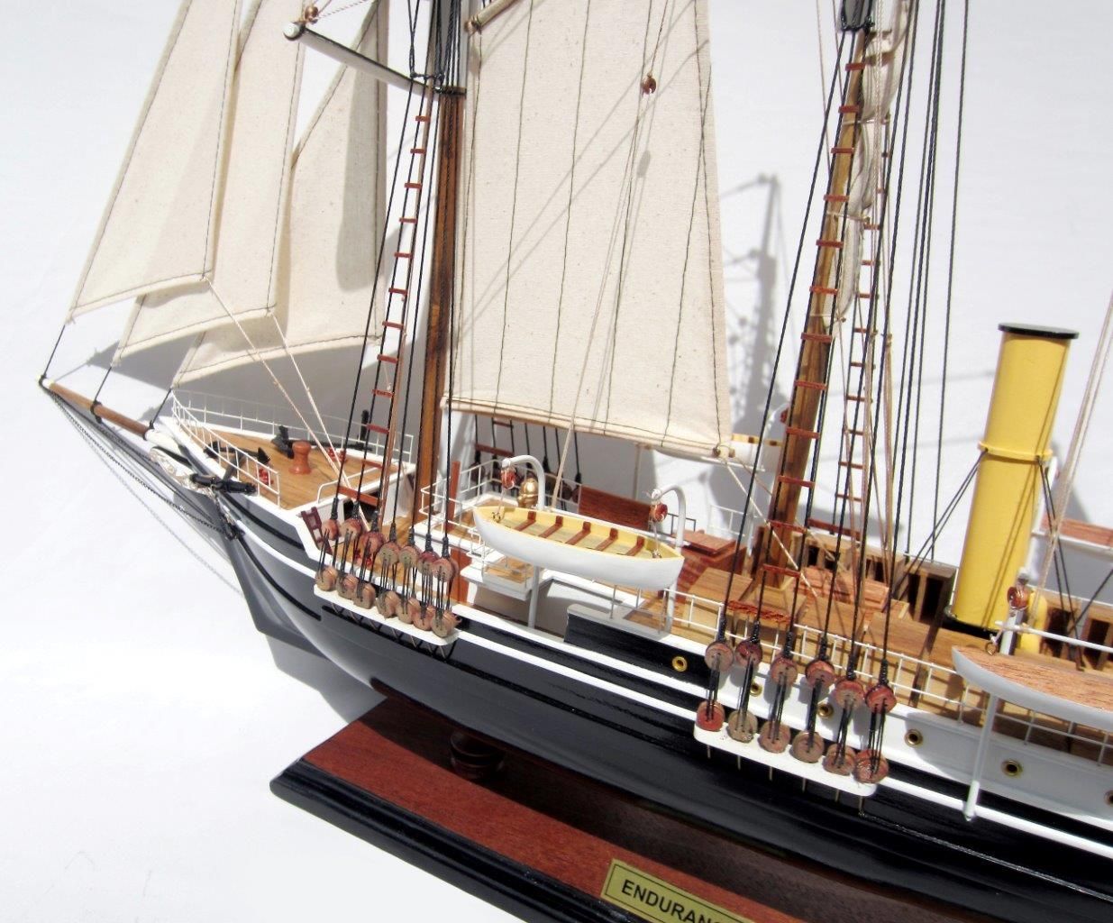 2044-12072-Endurance-Model-Boat.jpg