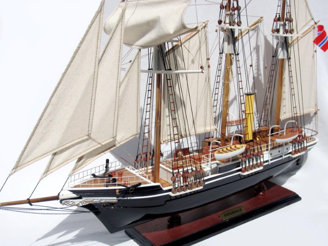 2044-12076-Endurance-Model-Boat.jpg