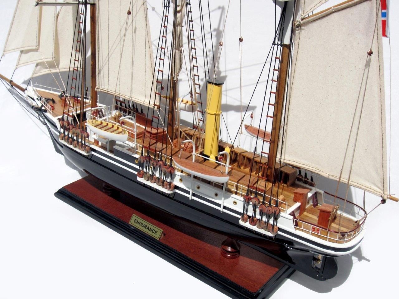 2044-12077-Endurance-Model-Boat.jpg