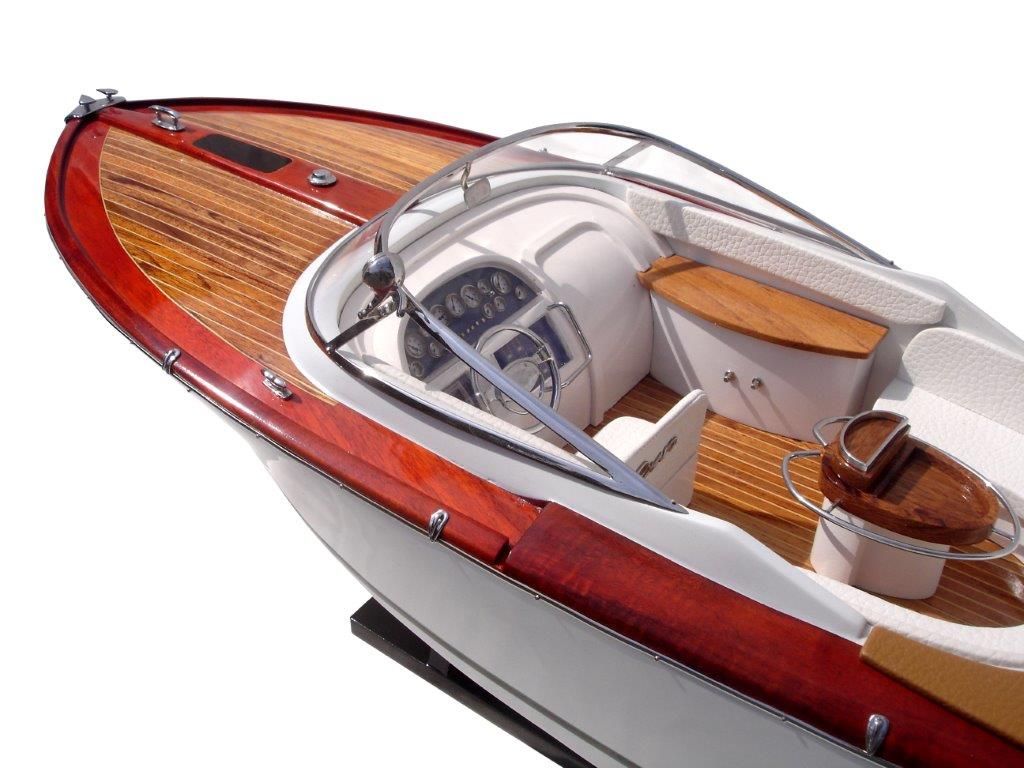 2063-12751-Riva-Aquariva-Gucci-ship-model.jpg