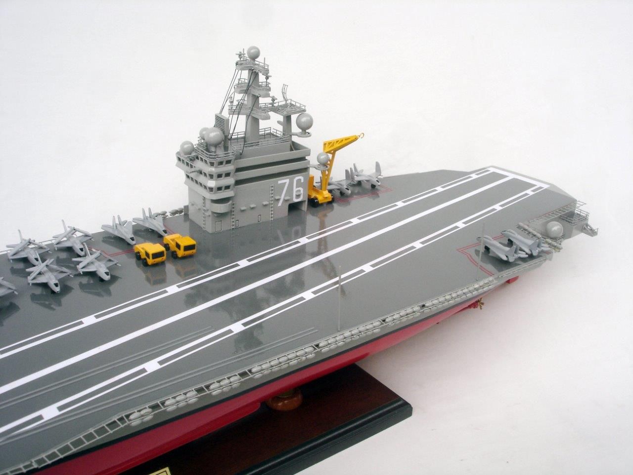 2064-12849-USS-Ronald-Reagan-CVN-76-Model-Aircraft-Carrier.jpg