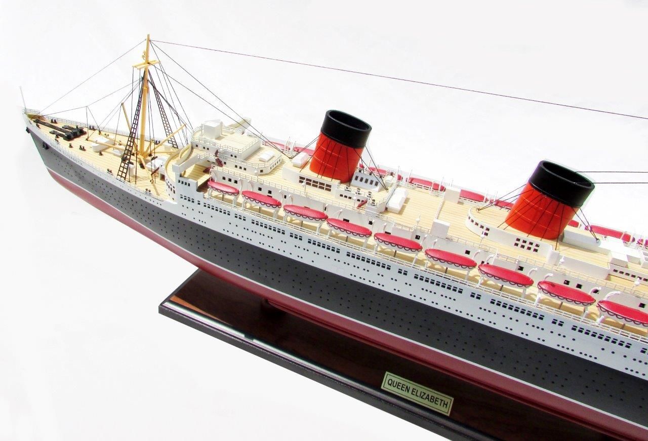 2087-12389-Queen-Elizabeth-Model-Ship.jpg