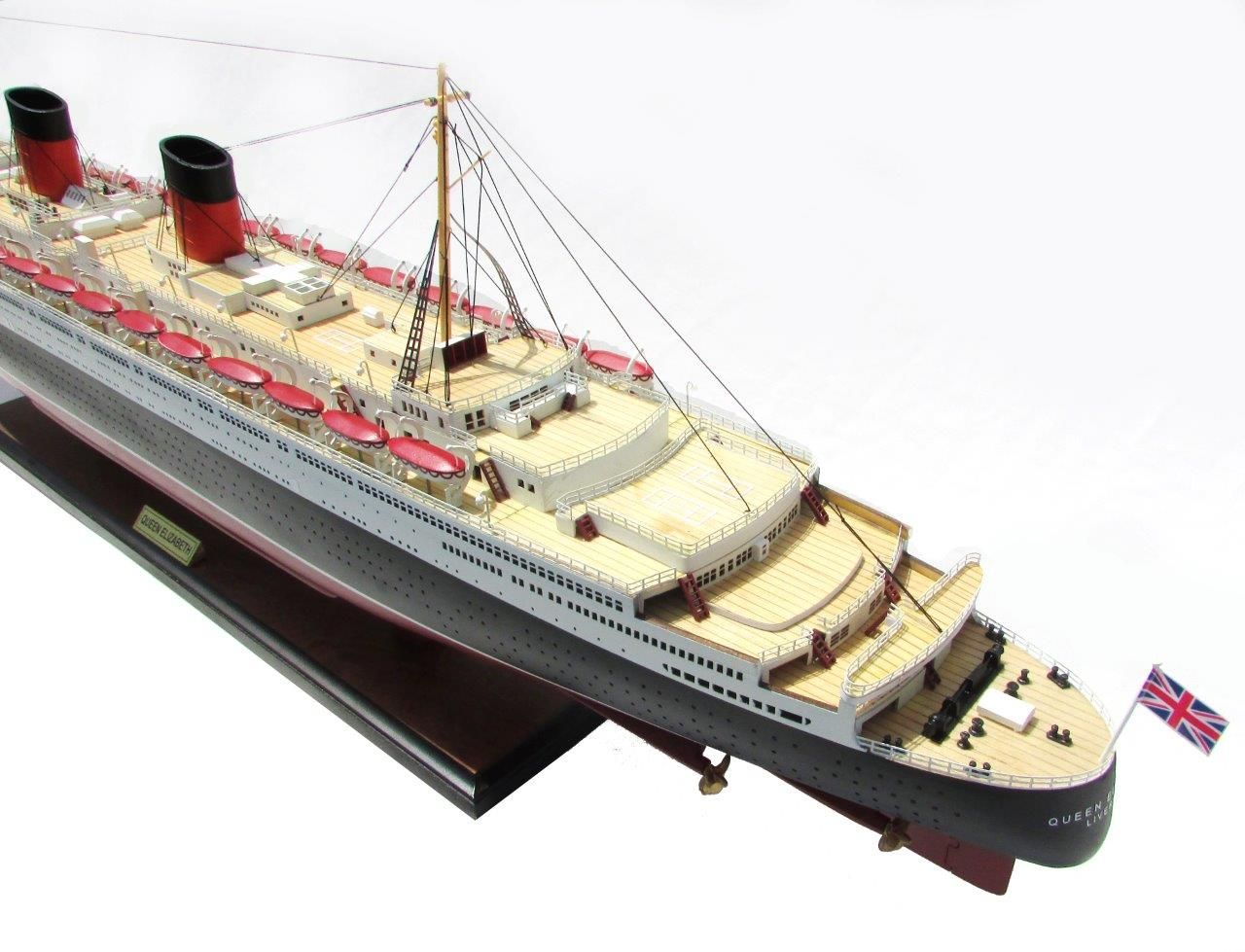 2087-12390-Queen-Elizabeth-Model-Ship.jpg