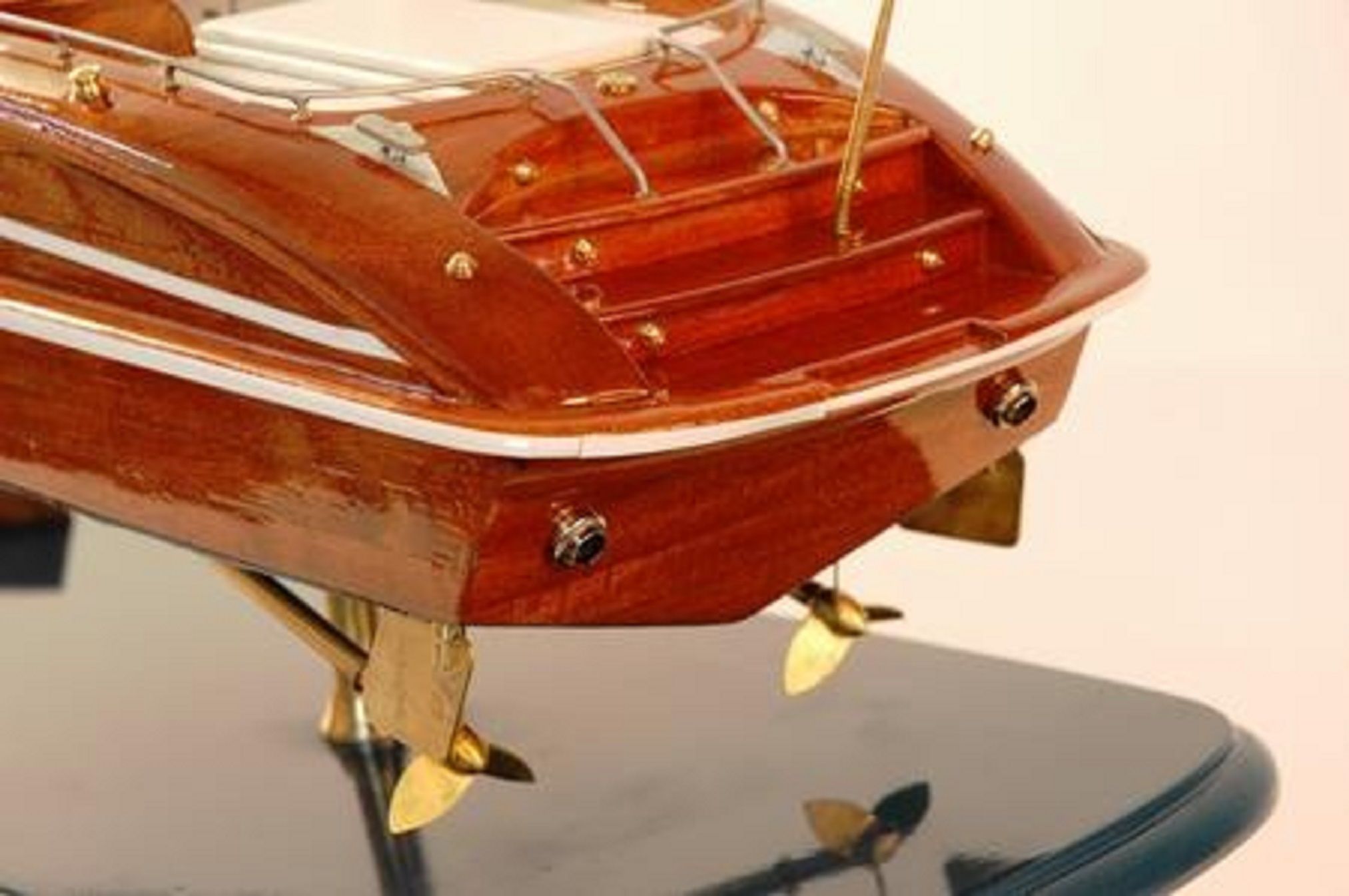 226-7585-Riva-Rama-44-model-boat-Premier-Range.jpg