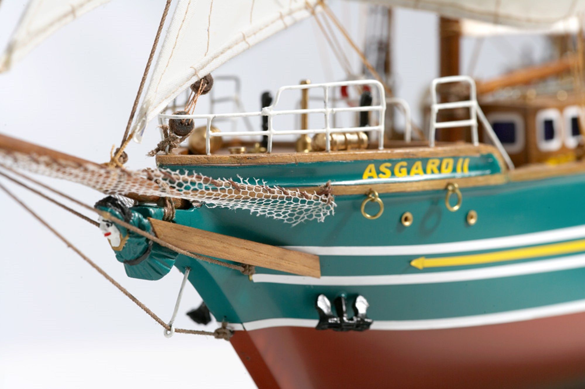 231-6666-Asgard-II-model-ship.jpg
