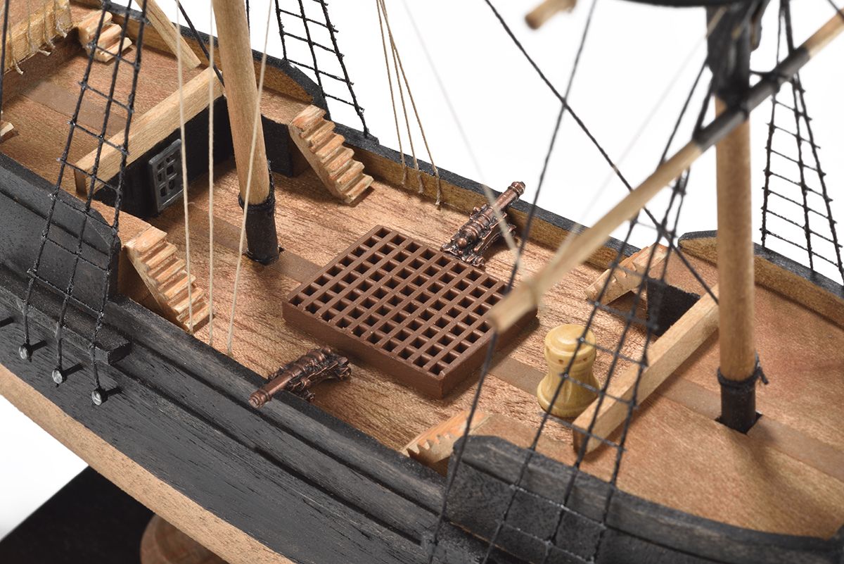 2507-14257-Pirate-Ship-Model-Boat-Kit-60001.jpg