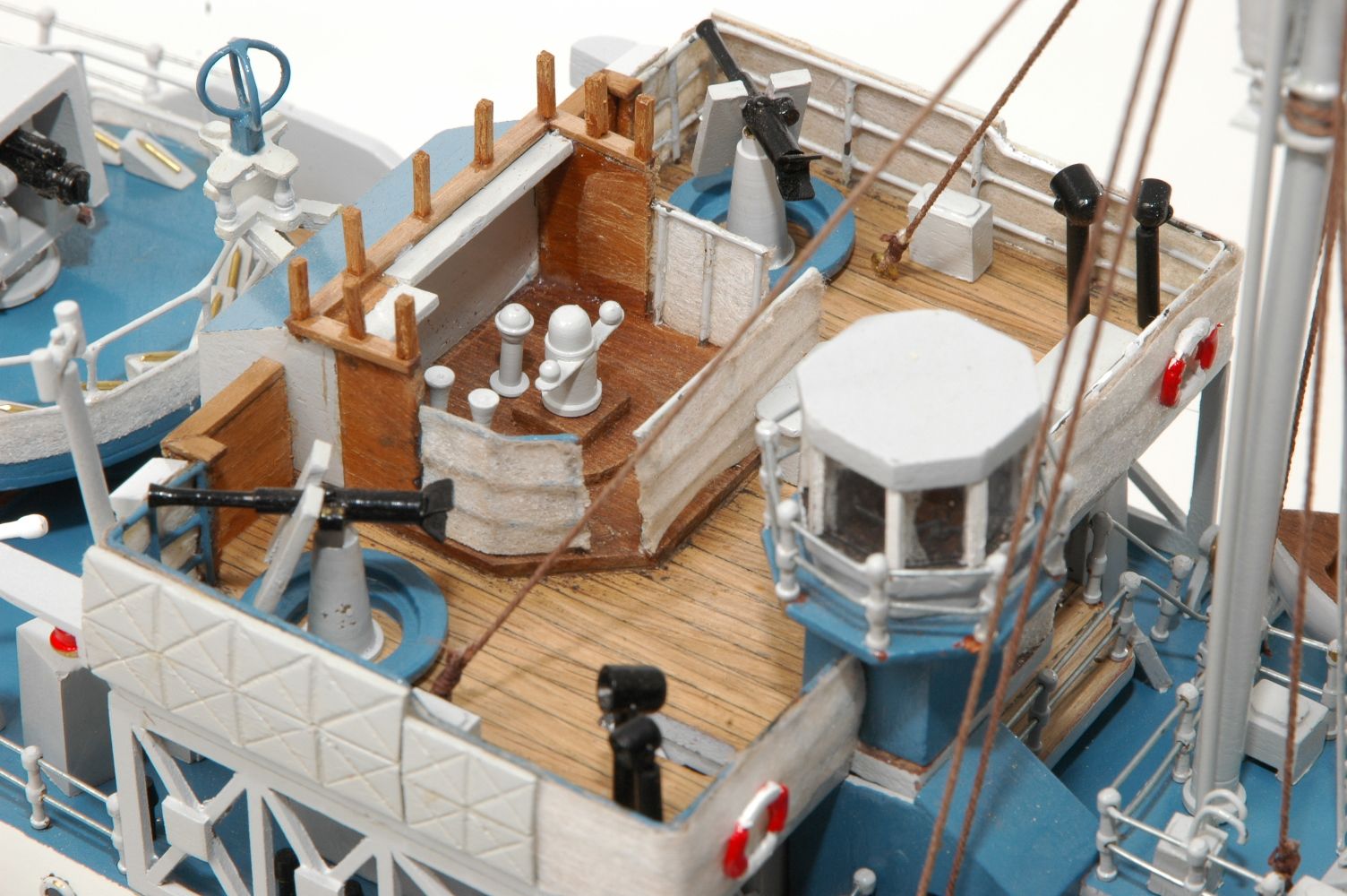 473-8723-Montbretia-Model-War-Ship.jpg