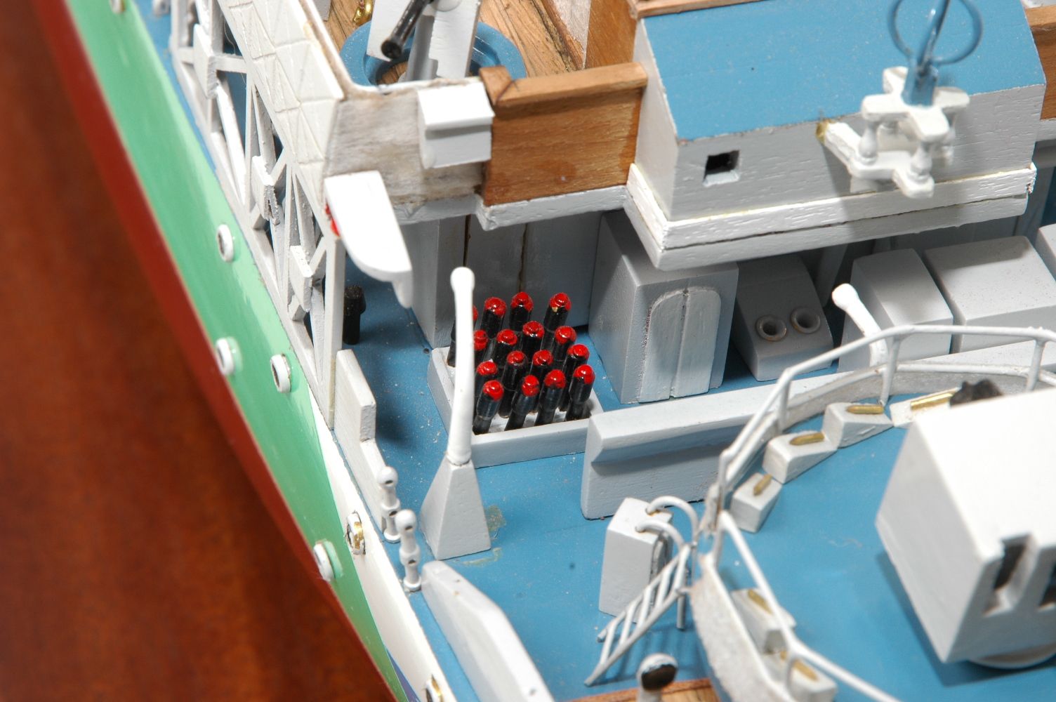 473-8726-Montbretia-Model-War-Ship.jpg