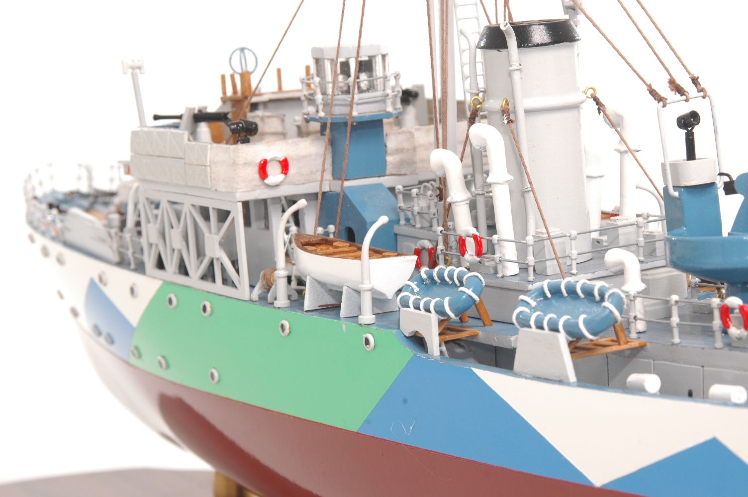 473-8730-Montbretia-Model-War-Ship.jpg