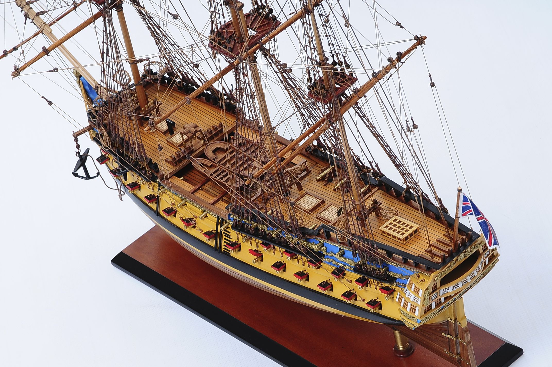 516-6142-HMS-Bellona-Model-Ship-Superior-Range.jpg