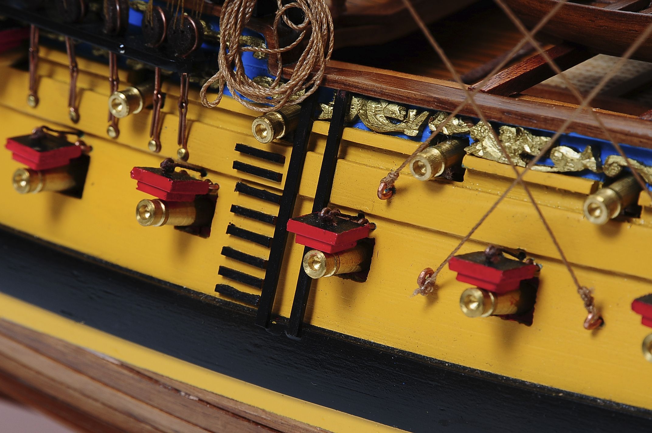 516-6148-HMS-Bellona-Model-Ship-Superior-Range.jpg