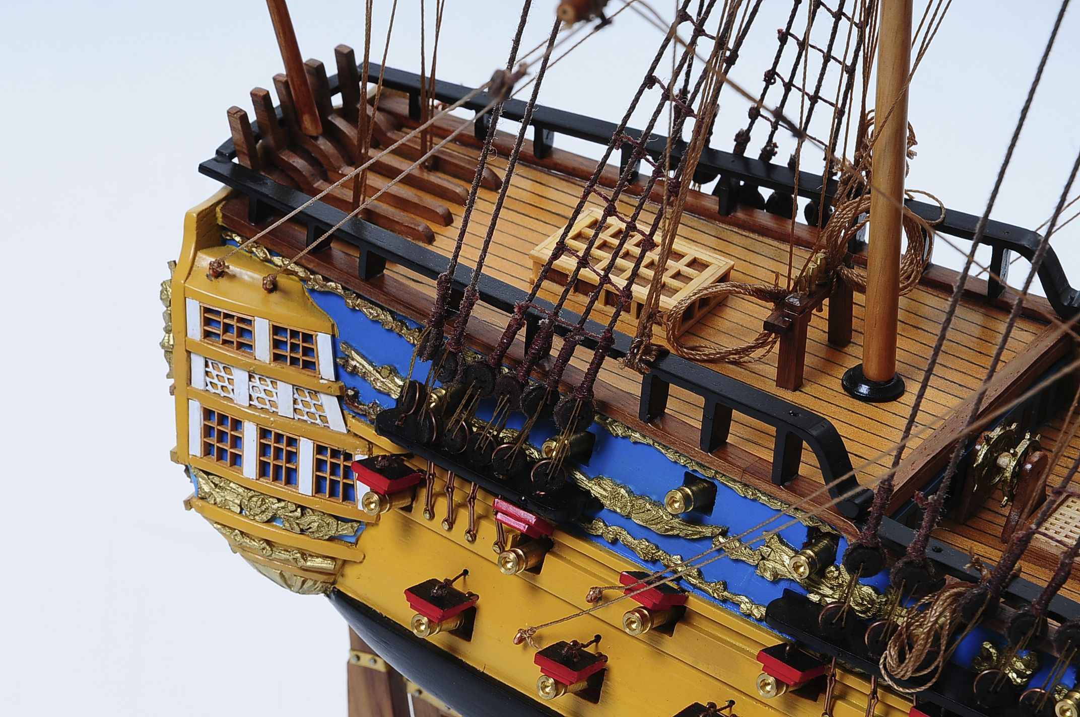 516-6151-HMS-Bellona-Model-Ship-Superior-Range.jpg