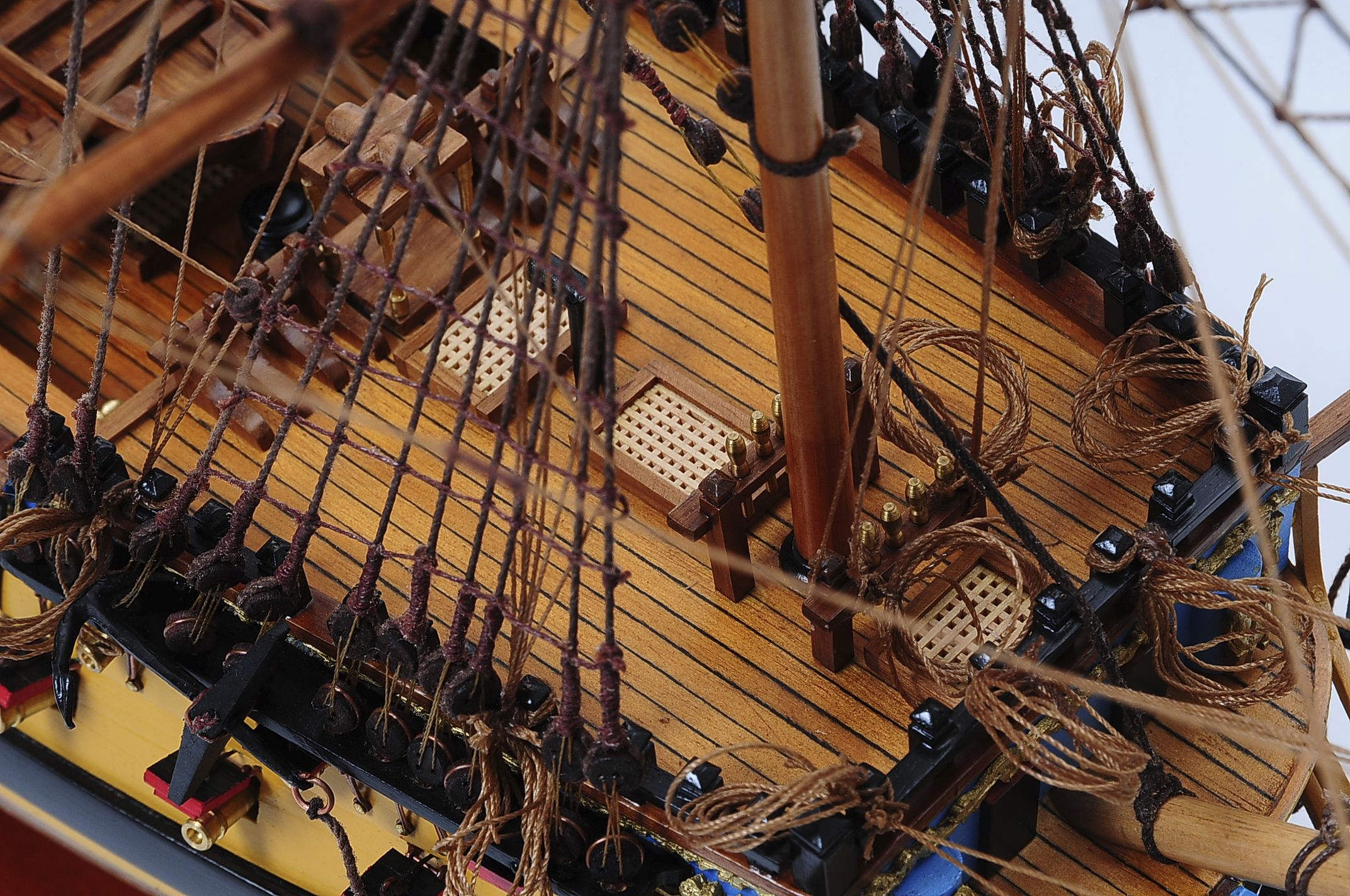 516-6153-HMS-Bellona-Model-Ship-Superior-Range.jpg