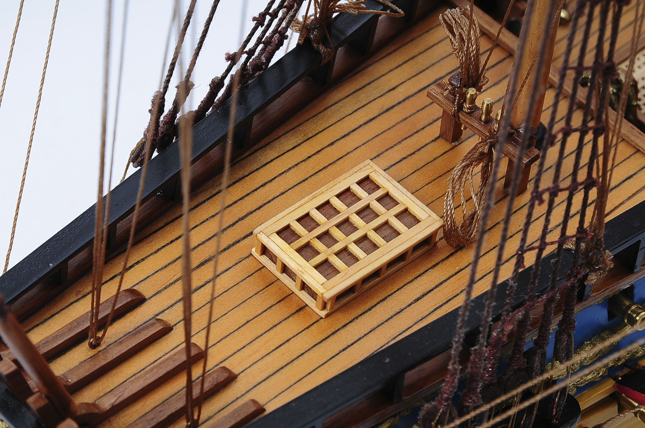 516-6156-HMS-Bellona-Model-Ship-Superior-Range.jpg