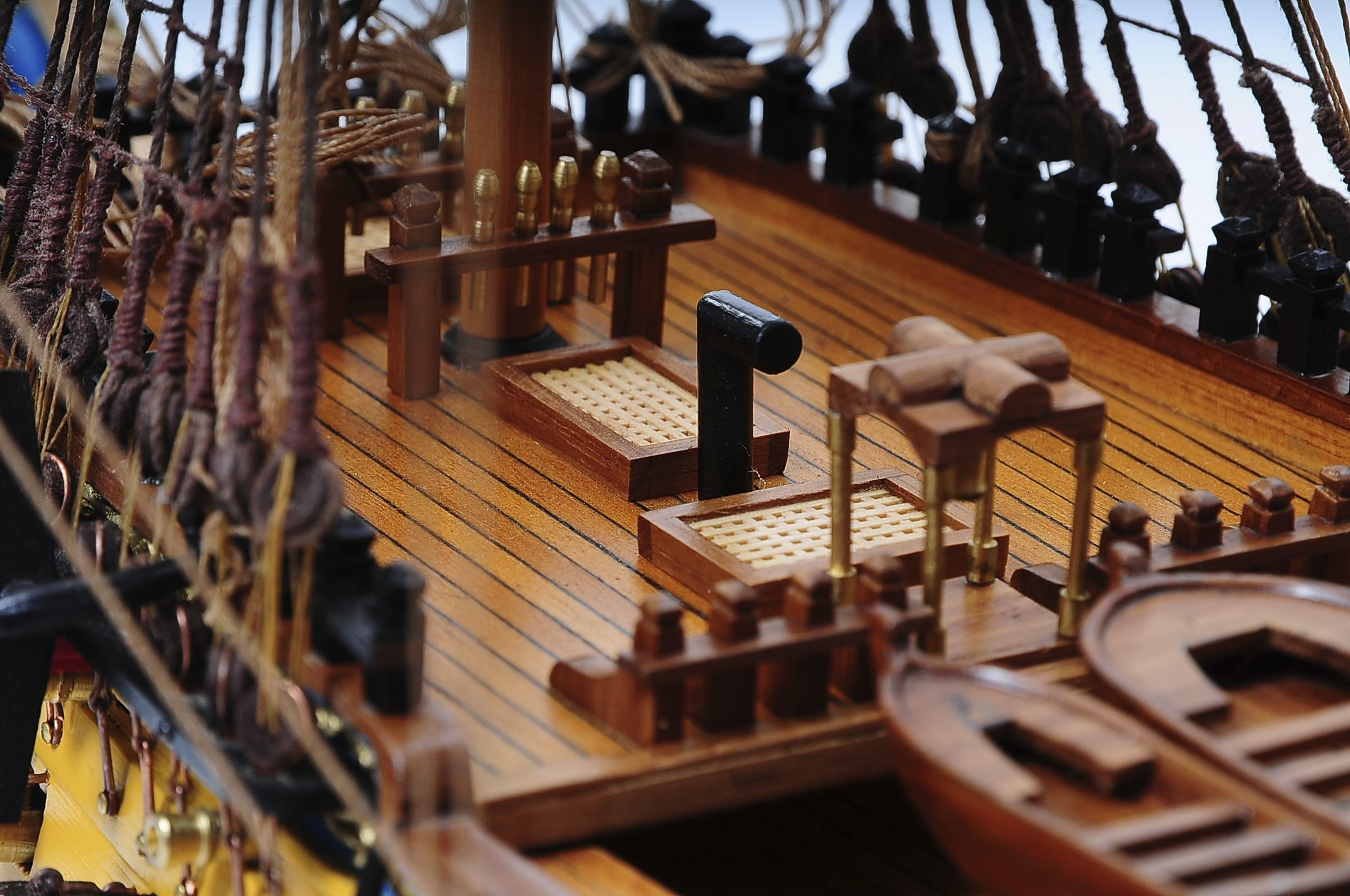 516-6163-HMS-Bellona-Model-Ship-Superior-Range.jpg