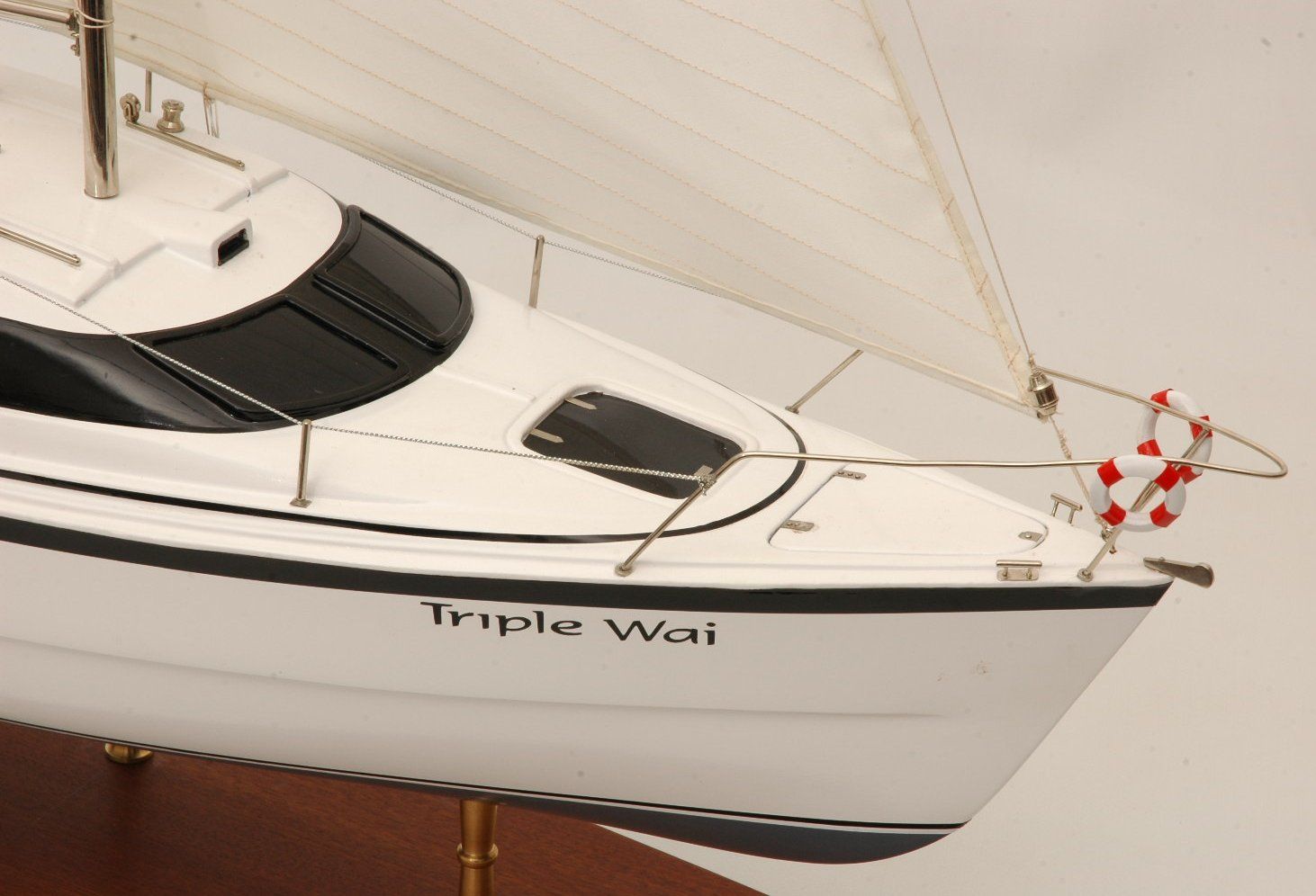 554-5988-Triple-Wai-model-yacht.jpg