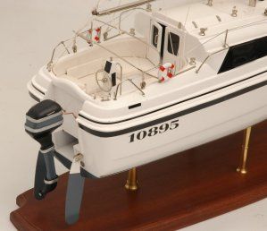 554-5989-Triple-Wai-model-yacht.jpg