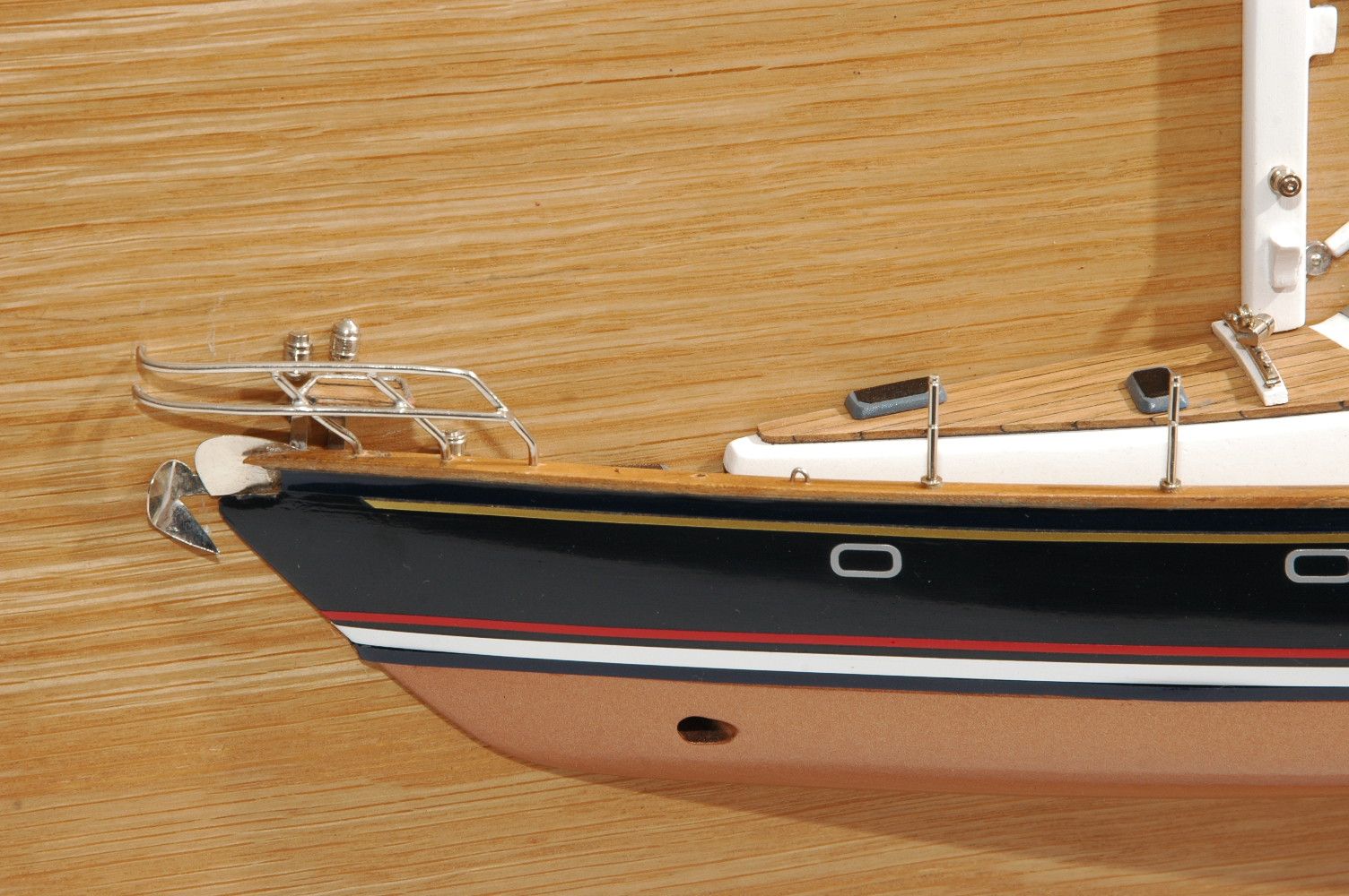 580-6275-Discovery-55-Half-Model.jpg