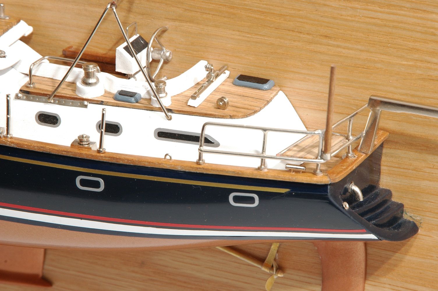580-6276-Discovery-55-Half-Model.jpg