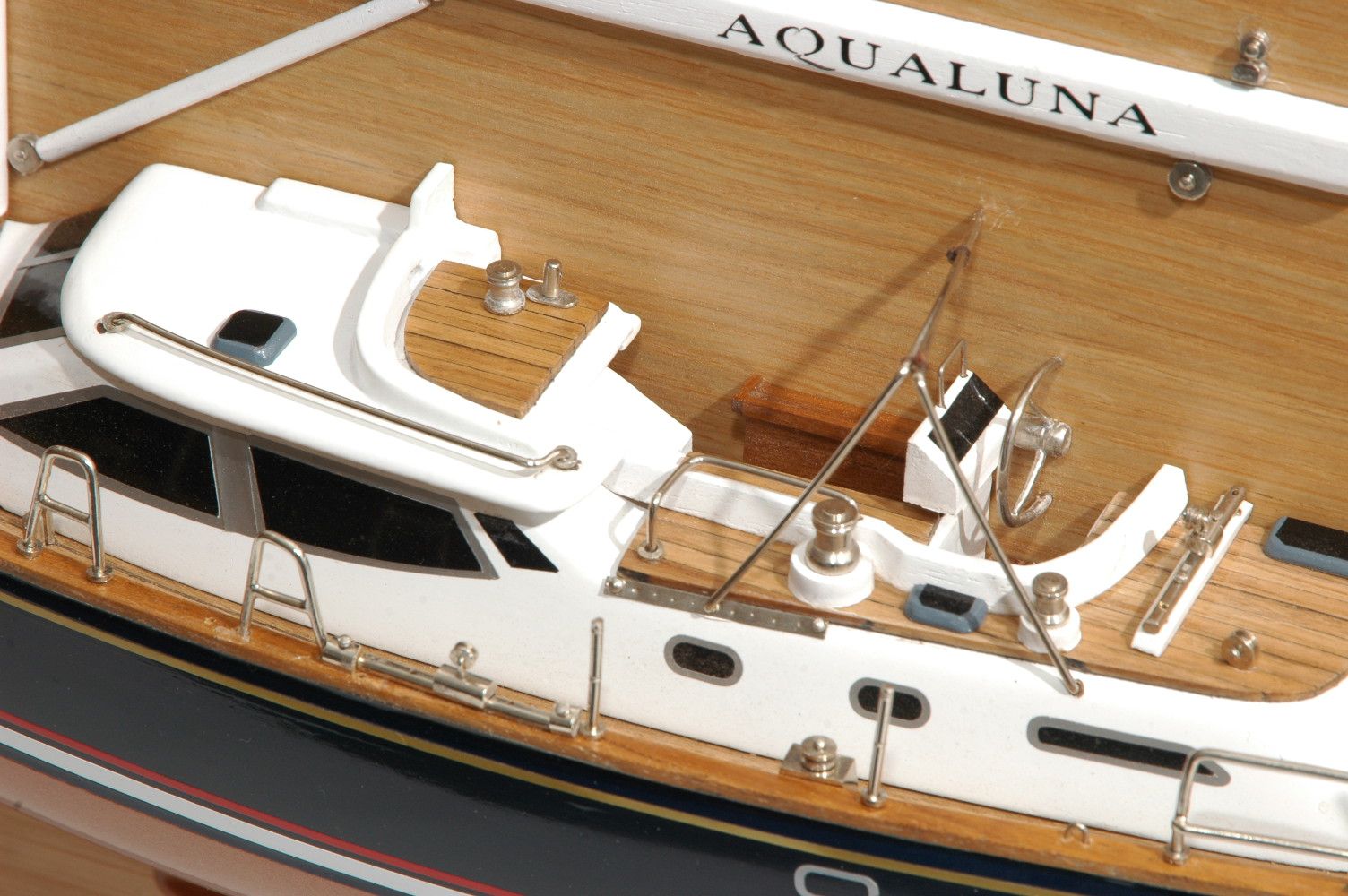 580-6277-Discovery-55-Half-Model.jpg
