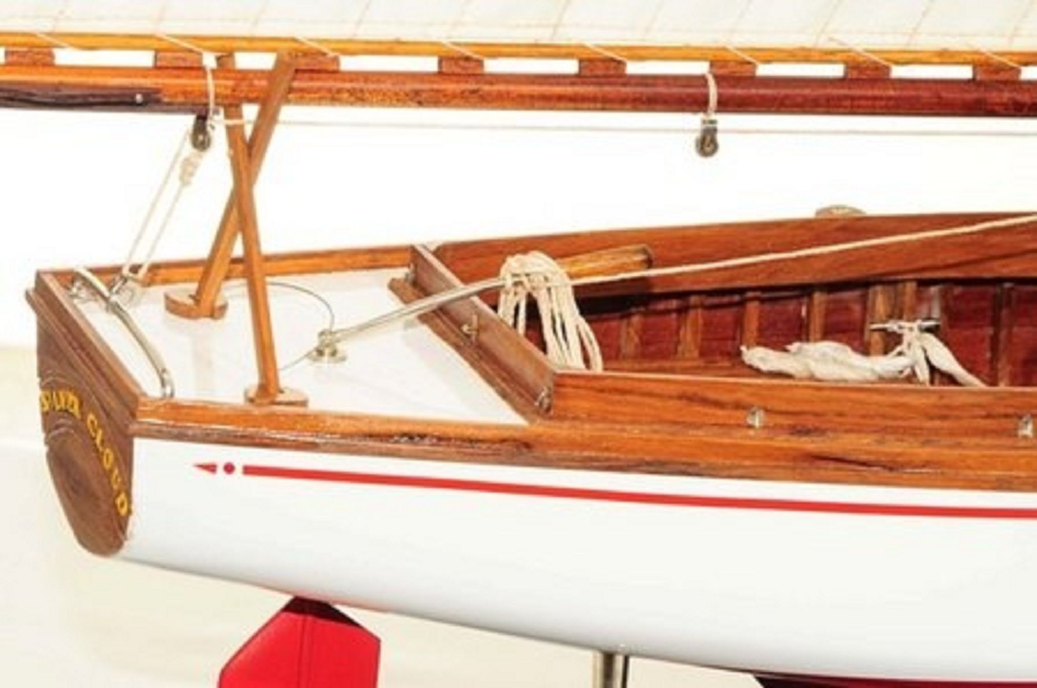 665-7626-Silver-Cloud-Model-Yacht-Premier-Range.jpg