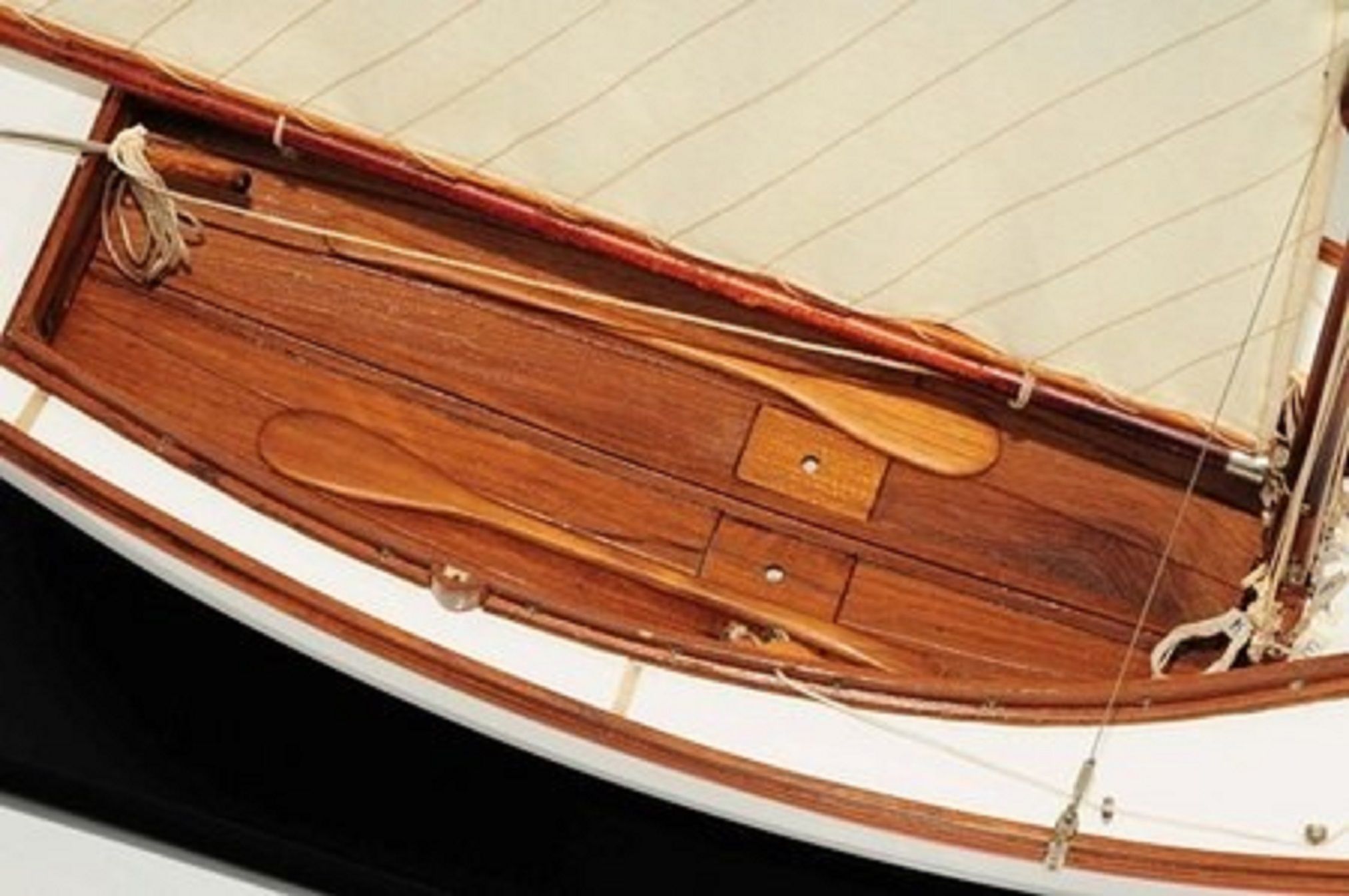665-7630-Silver-Cloud-Model-Yacht-Premier-Range.jpg