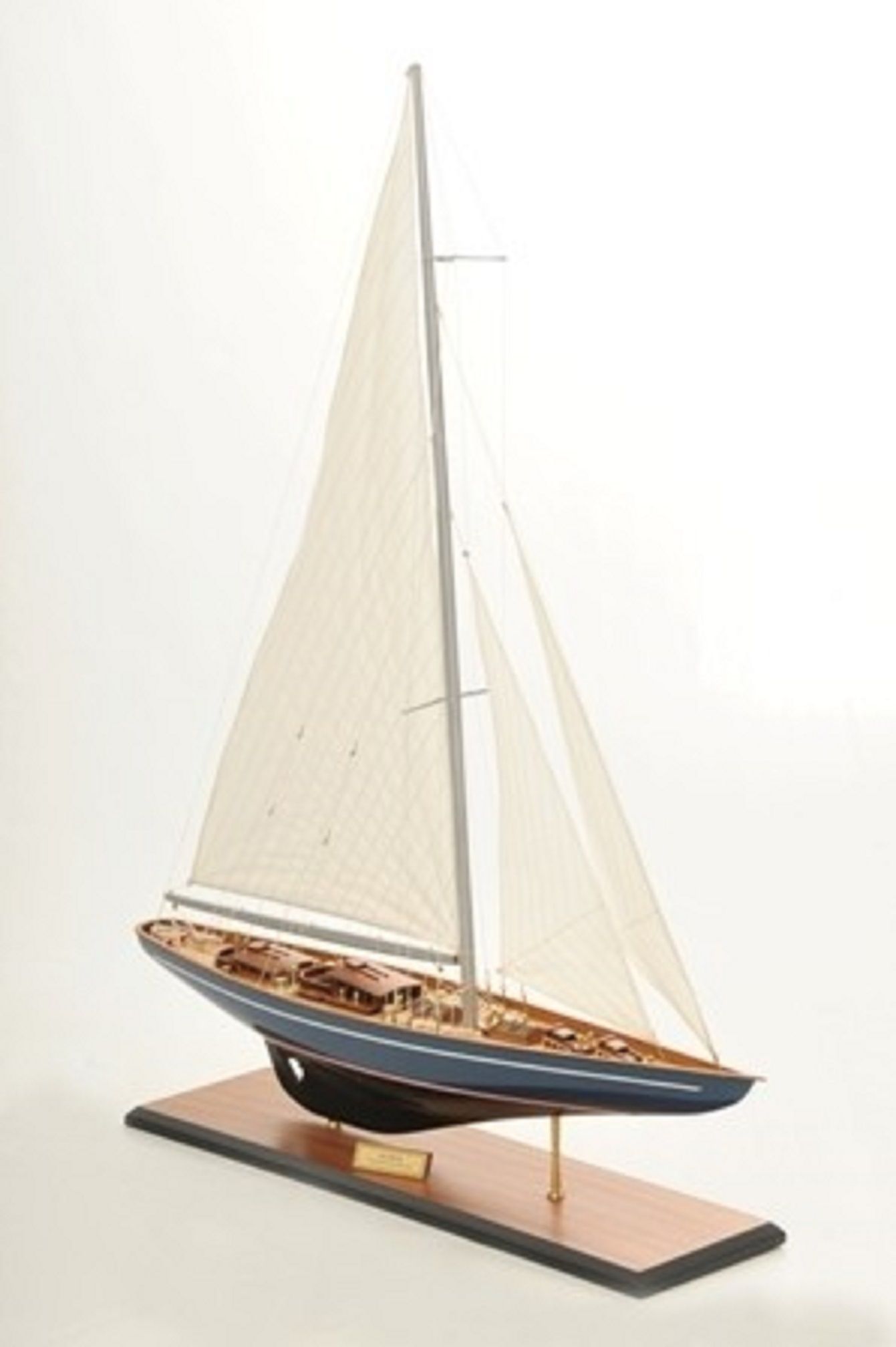 768-7709-Velsheda-Model-Yacht-Premier-Range.jpg