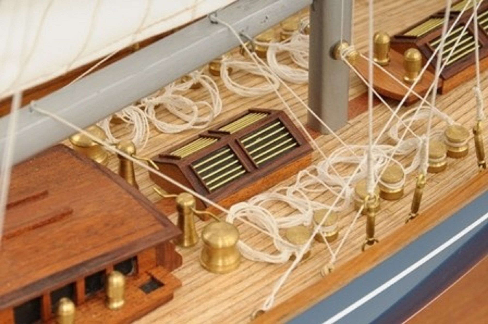 768-7712-Velsheda-Model-Yacht-Premier-Range.jpg