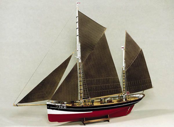 783-7972-FD-10-Yawl-Model-Boat-Kit.jpg